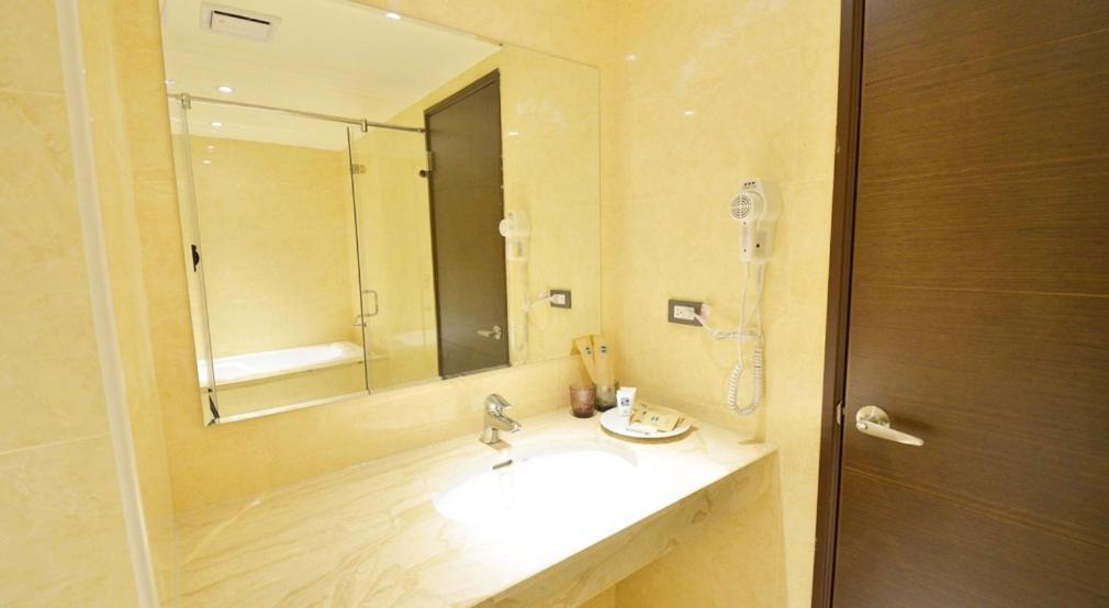 Hotel Formosa Caotun Bagian luar foto