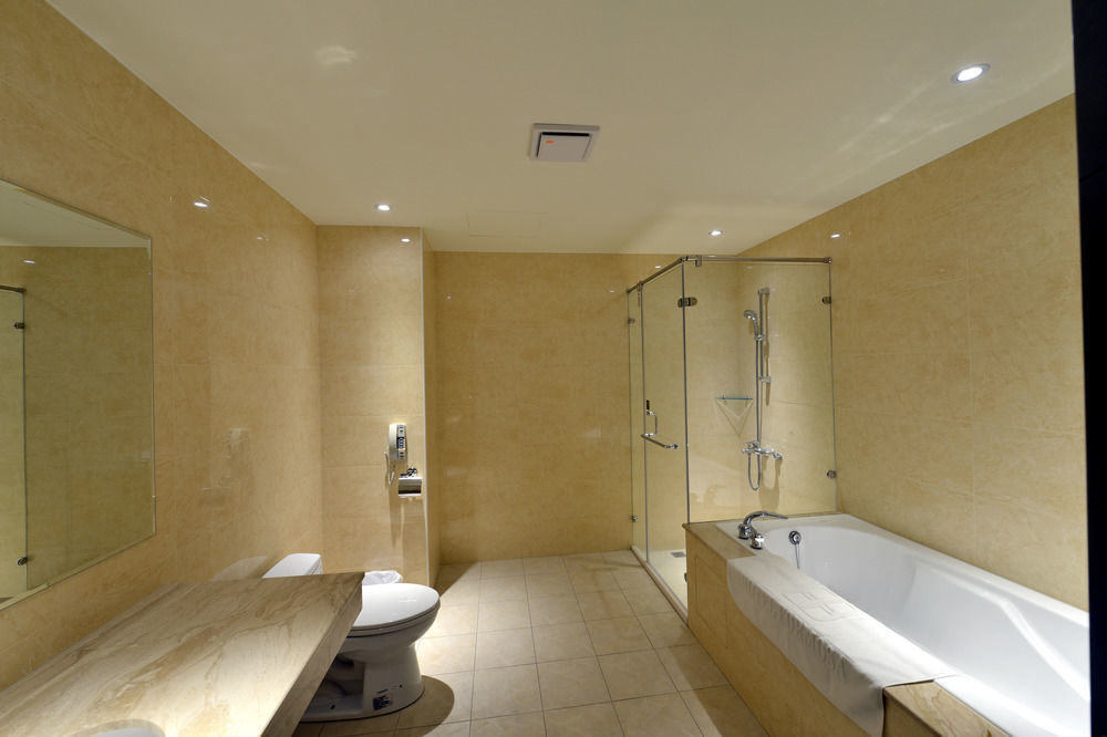 Hotel Formosa Caotun Bagian luar foto